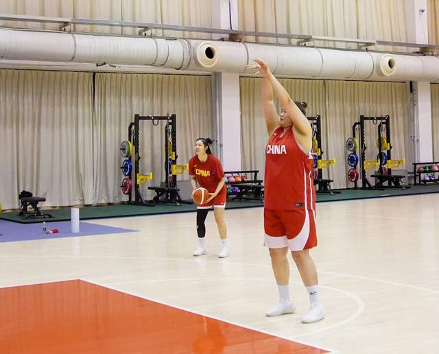 开云-刘禹彤、杨舒予在列！中国女篮最新训练画面出炉，宫鲁鸣接受采访