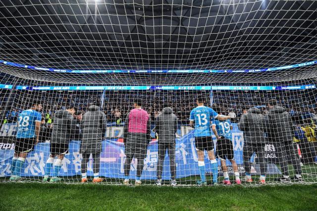 开云体育下载-大连人命运多舛无奈退场 球员不舍未来在何方？